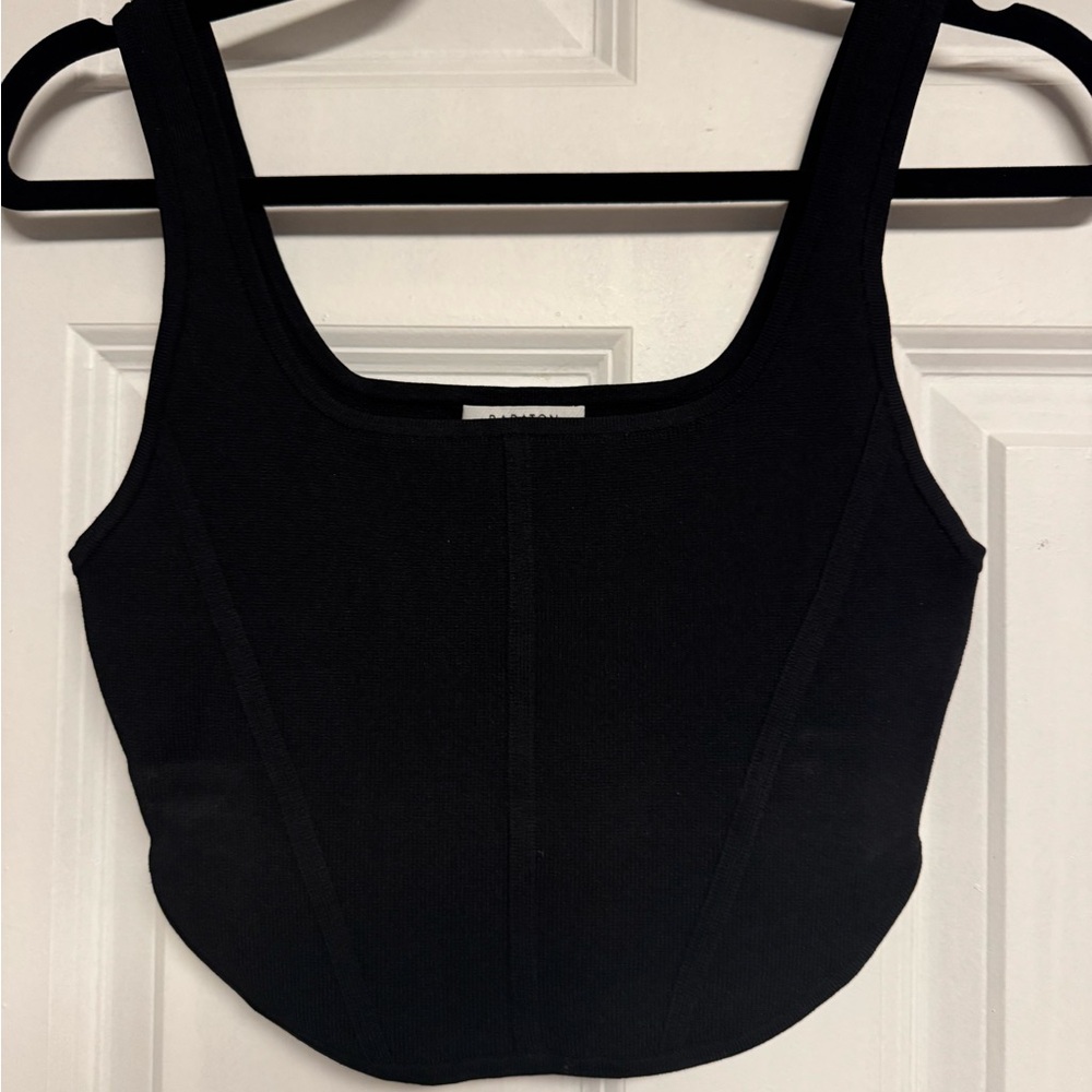 Aritizia sculpt knit cropped tank top. Only worn twice.